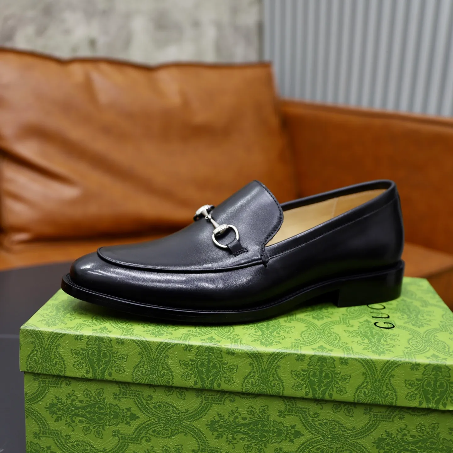 Men's shoes: 260🙅‍♂️🙅‍♂️🙅‍♂️Niuli Brand: GUCCI Size: 38-44 (45 can be customized) Level: Counter classic Material: Original soft cowhide upper Comfortable cowhide lining Original lightweight outsole Style category: Business casual footwear Driving leather shoes Color: Actual picture color